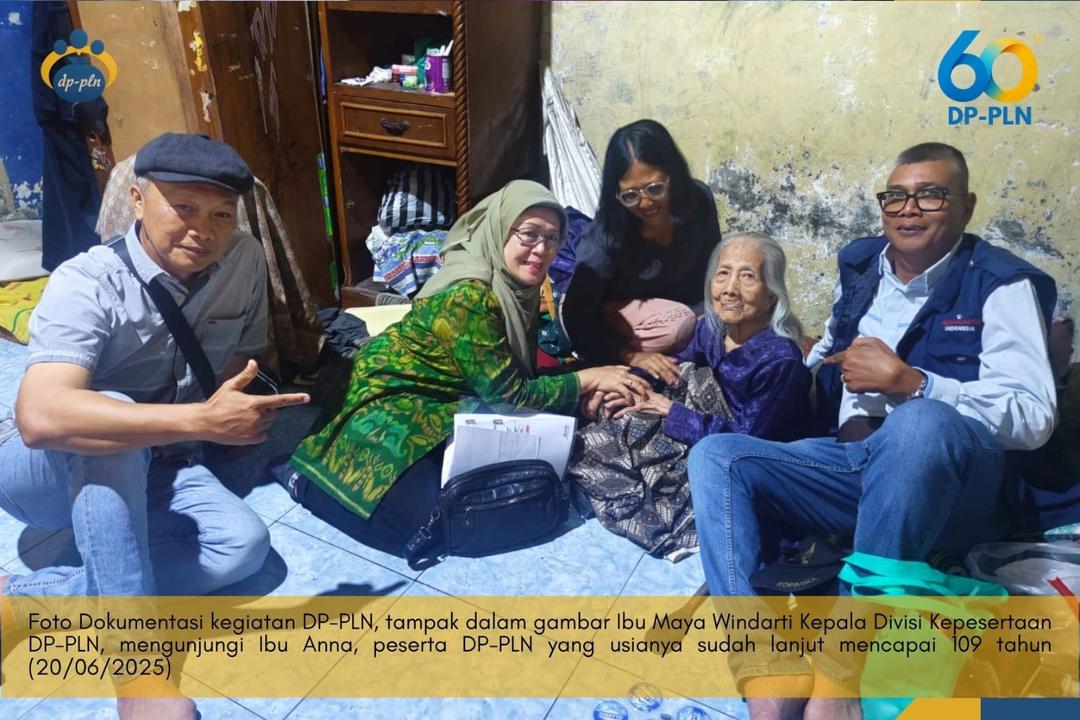 Kunjungan DP-PLN ke Ibu Anna sebagai Peserta Paling Lanjut Usianya (109 tahun)